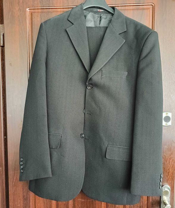 святковий чоловічий  костюм