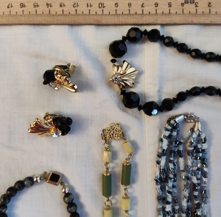 Бижутерия-бусы/клипсы/Чехословакия/Новые