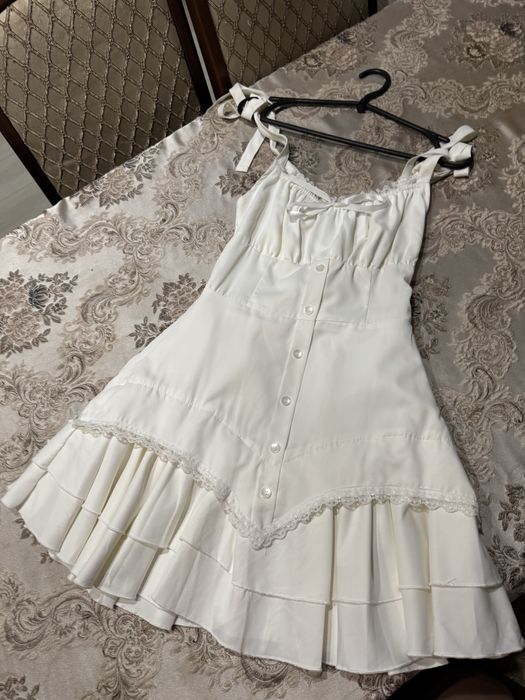 Жіночі сукні різного фасону