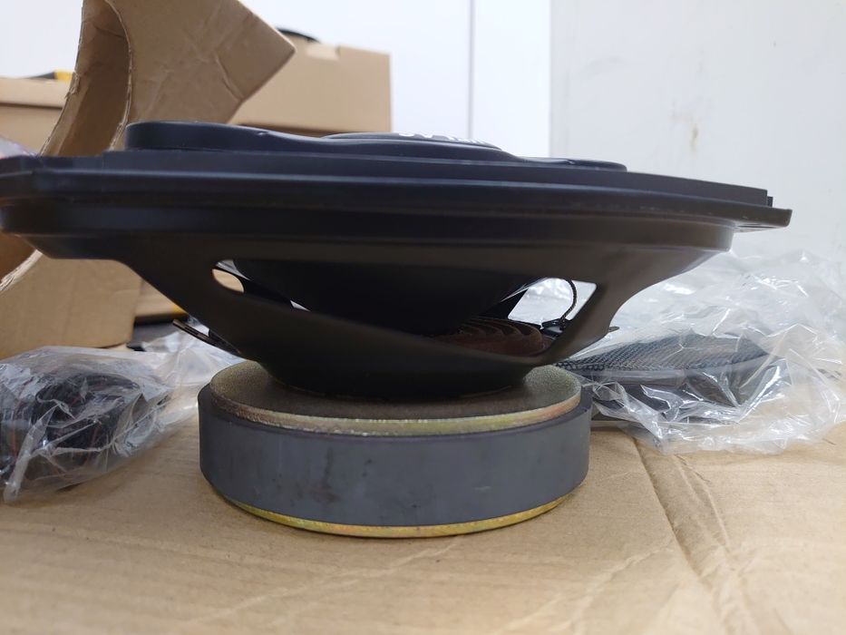 Динамики автомобильные 6х9. Новые, с хранения.огромные магниты