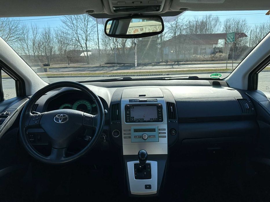 TOYOTA Corolla VERSO 1.8 VVT-i wersja SOL