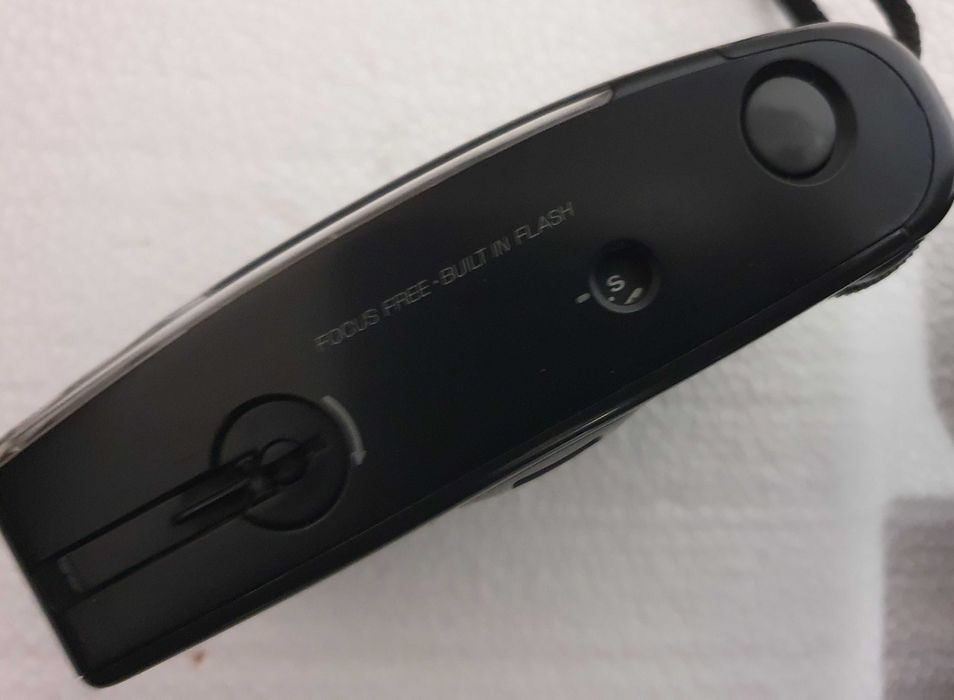 Máquina / Câmara fotográfica Fuji FZ-5 - vintage - para coleção