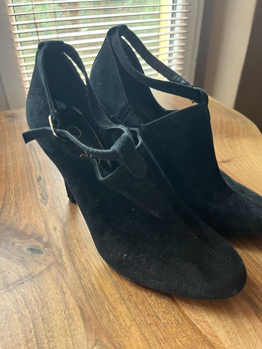 Oddam buty rozmiar 39 obcas botki