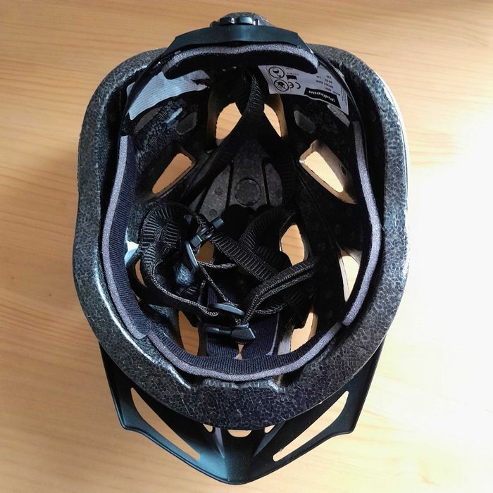 Capacete de bicicleta rígido Polisport