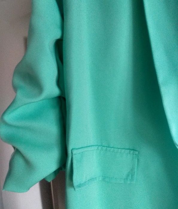 Nowy z metką miętowy garnitur damski