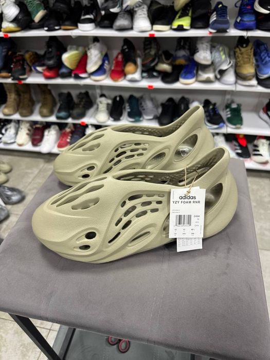 ОРИГІНАЛ 100% Кросівки Тапочки чоловічі Adidas Yeezy Foam Runner Beige GV6840 48.5
