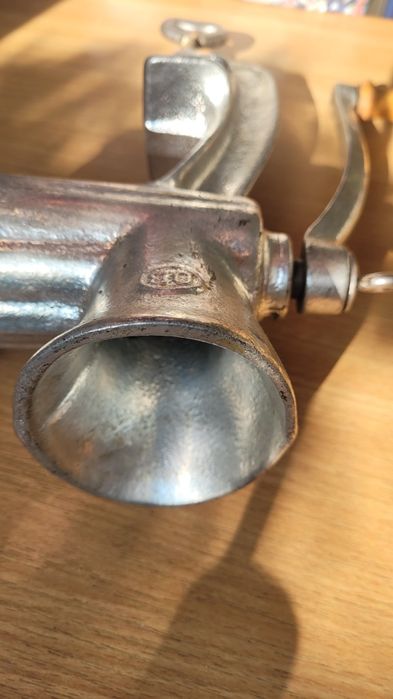 Maszynka zeliwna do mielenia