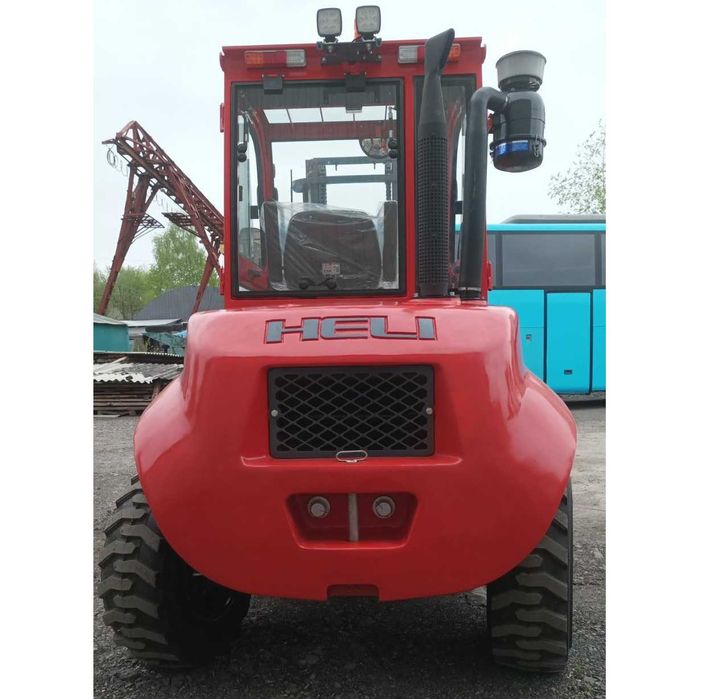 Позашляховий/Вседорожній навантажувач вилковий підвищеної прохідності