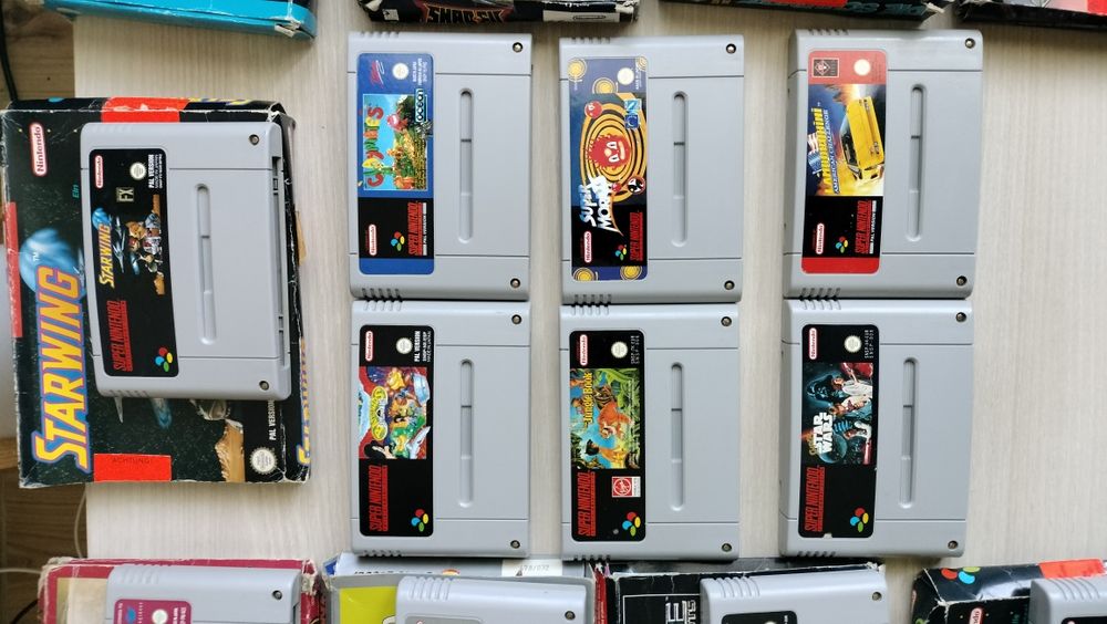 Nintendo SNES + kolekcja 15 gier w tym SPARKSTER