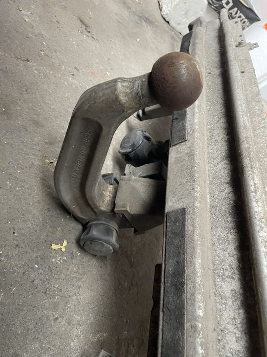 Hak holowniczy AL-KO Audi A4 B6  z wiązką