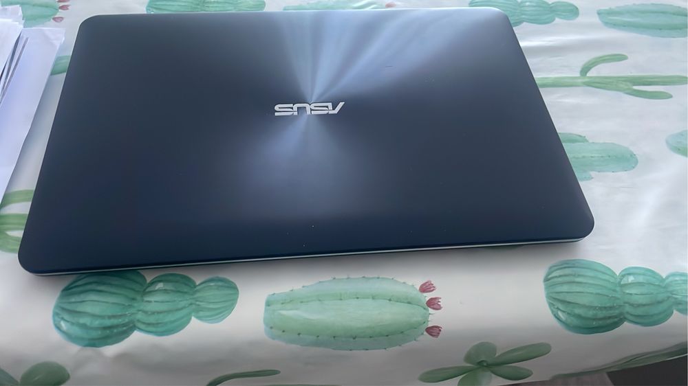 Portátil Asus com Windows