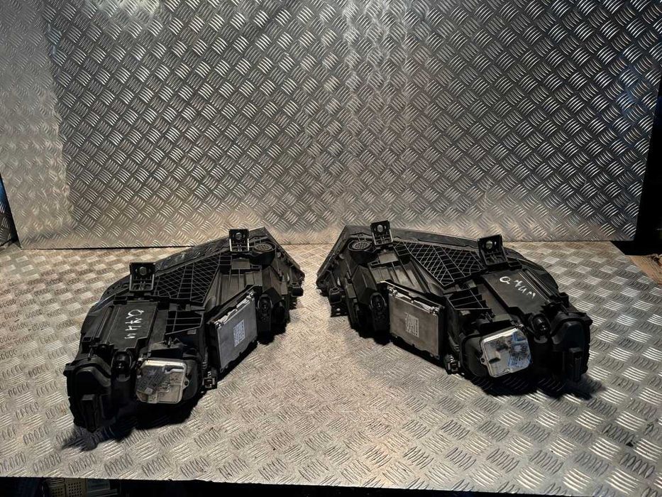 AUDI Q7 4M Фари передні Xenon