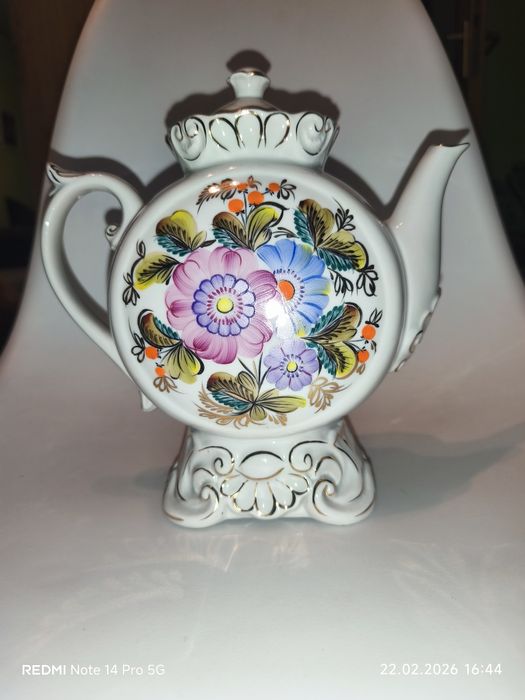 Porcelanowy imbryk