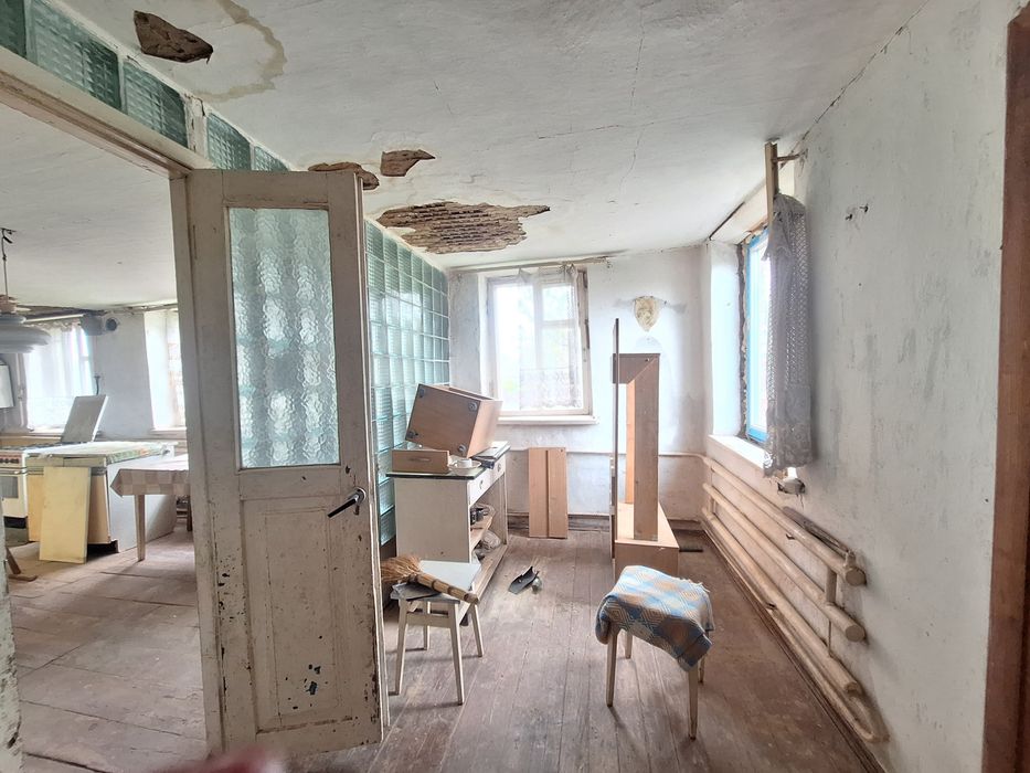 Будинок 90 м+9 с  біля 7 школи міські комунікації м.Бориспіль