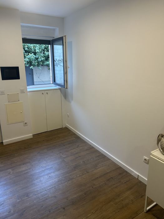 Alugo apartamento em Arroios para casal jovem tudo incliudo