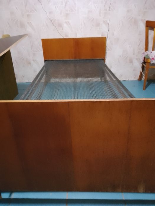 Продам кровать панцирная.