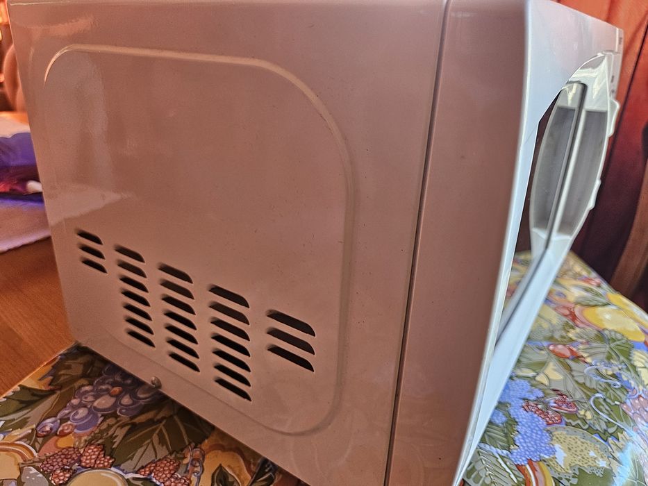 Microondas branco Kunft