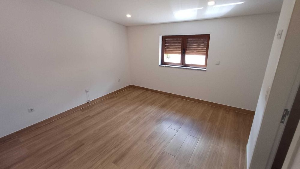 Casa Térrea Independente com garagem e zona lazer
