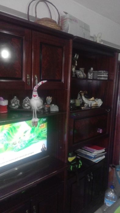 Armário de sala antigo