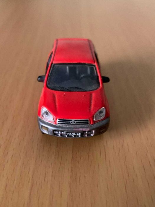 Продам комплектом коллекцию масштабных автомобилей BMW Mercedes Toyota