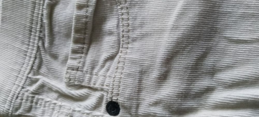 Штани на дівчинку бренду OVS.