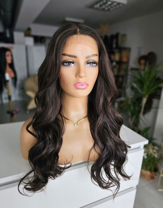 Fale loki peruka Luna lace front z refleksami naturalny efekt