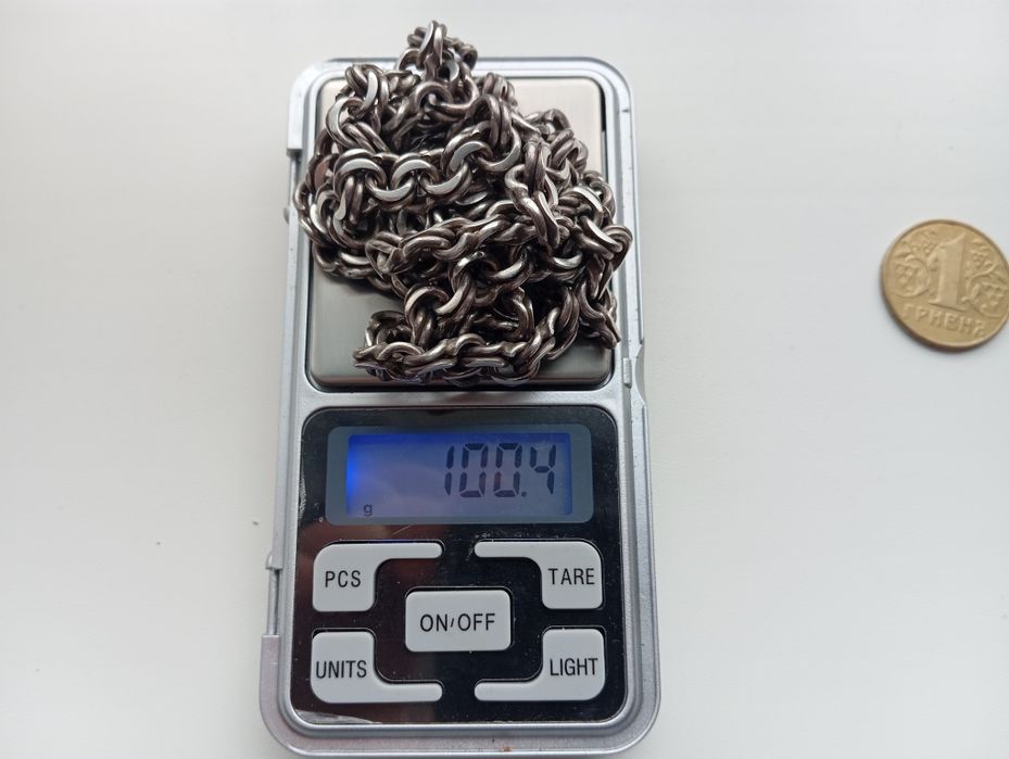 Серебряная массивная цепочка.