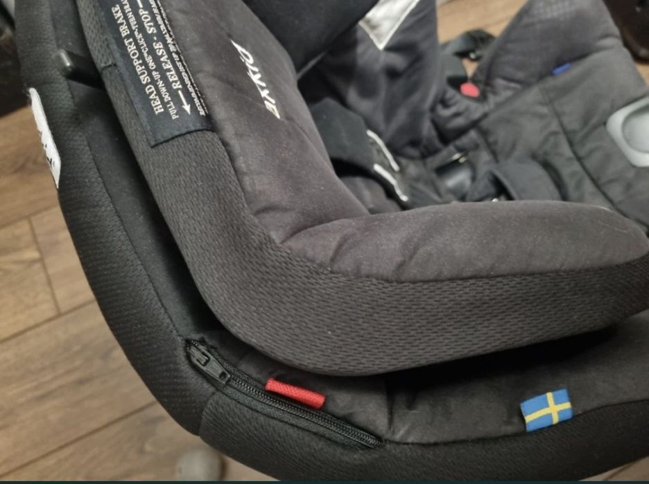 Fotelik Axkid Kidzone 9-25kg tyłem i przodem do kierunku jazdy