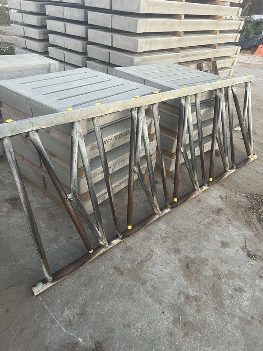 Wygrodzenia dla bydla drabina paszowa samozatrzaskowa De Boer Gea