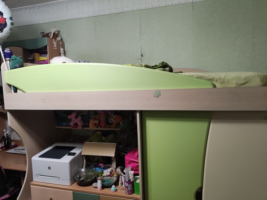 Продам меблі в дитячу