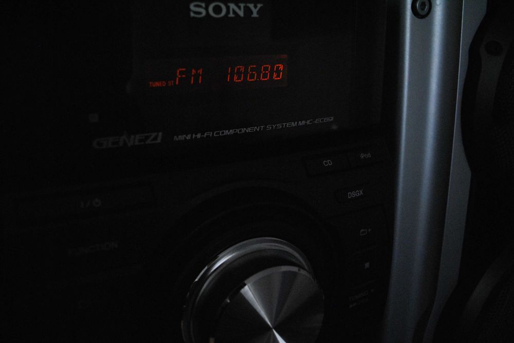 Mini wieża Sony - komplet: CD RADIO PILOT KOLUMNY ANTENA