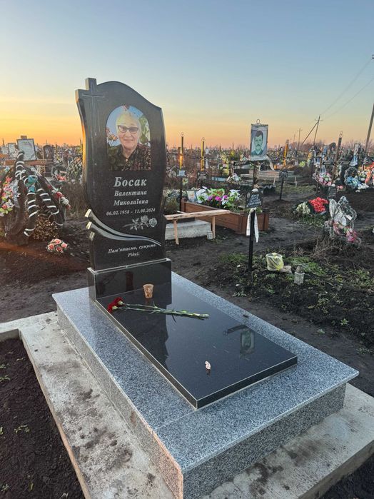 Виробник гранітних пам’ятників. Готові комплекти. Опт Доставка Україна