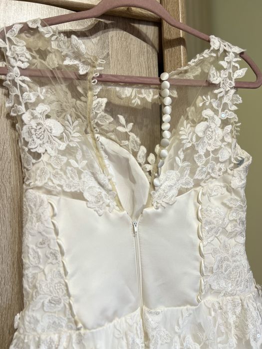 Весільне плаття колір айворі