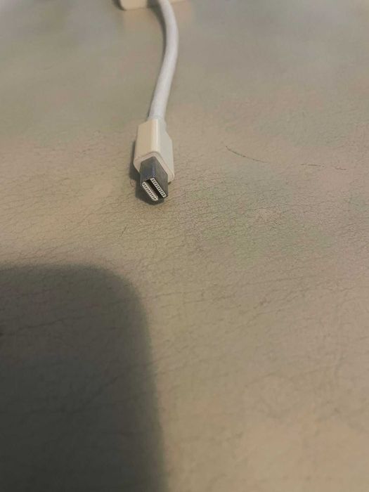 Apple Mini DisplayPort to VGA Adapter - White