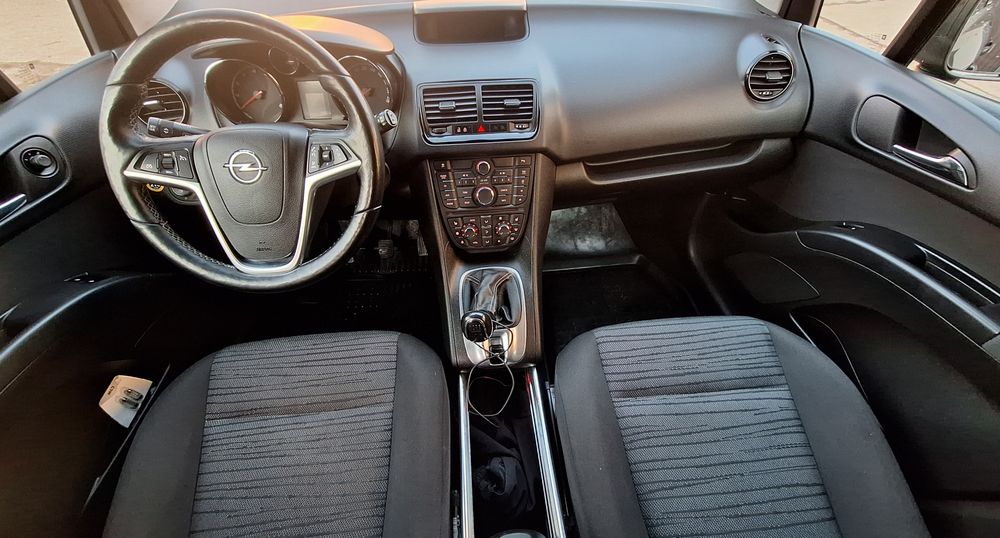 Osoba prywatna Opel Meriva b 2 1.4 parktronik kamera cofania rejestrator