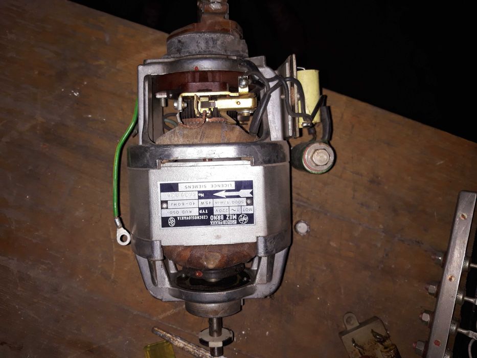 Электродвигатель електродвигун