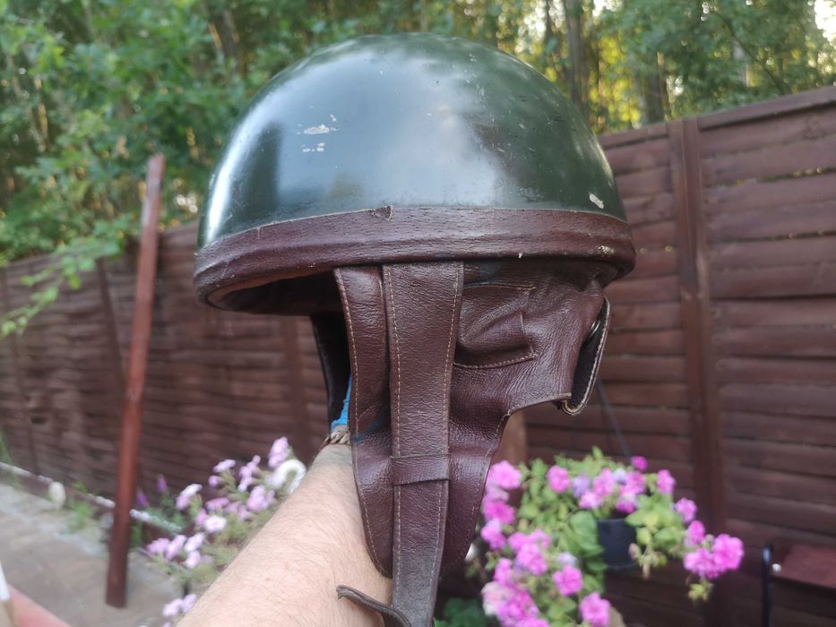 Zabytkowy kask orzeszek z PRL-u stan bdb