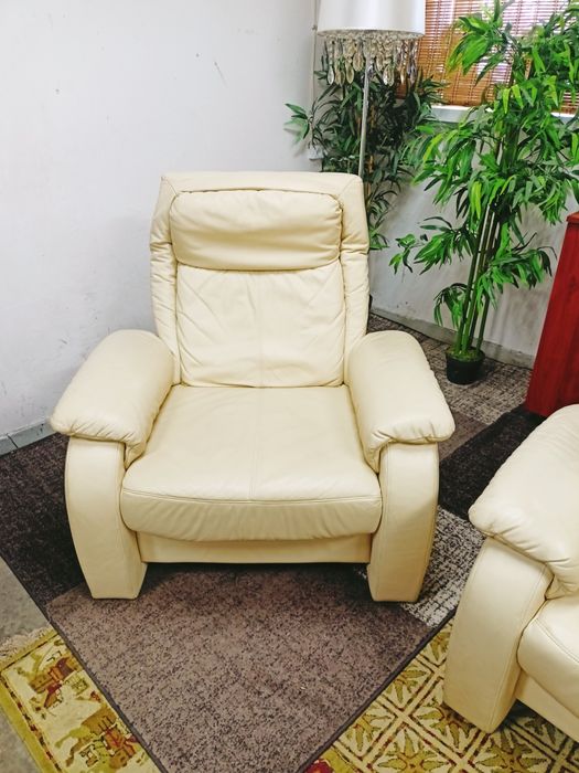 Zestaw skórzany wypoczynkowy z funkcją relax.