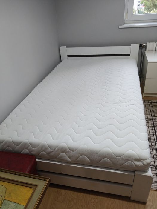 Łóżko z materacem 120cm