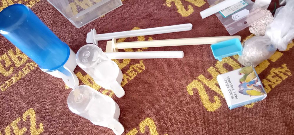 Ninhos e outros para pássaros periquito/canários, tudo por 20€