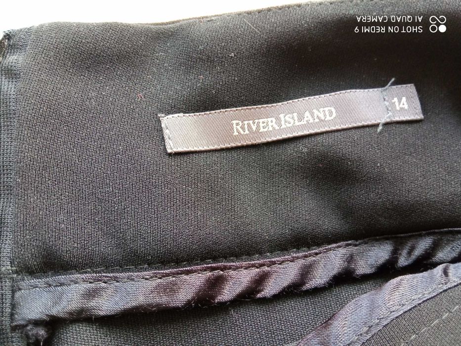 River Island 14 42 czarna angielska spódnica asymetryczna 82 cm pas