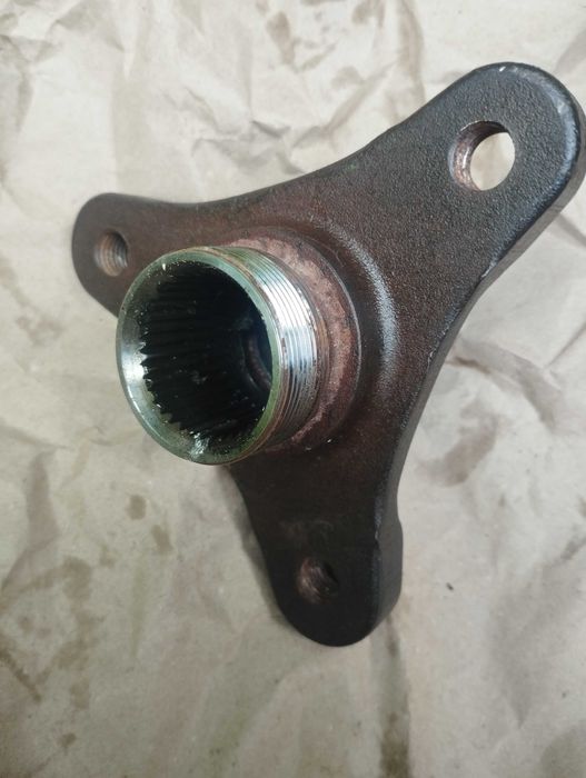 Продам фланец, хвостовик кардана редуктора для BMW F10