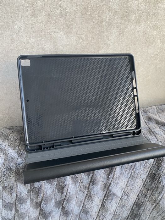 новий чохол книжка для планшета iPad