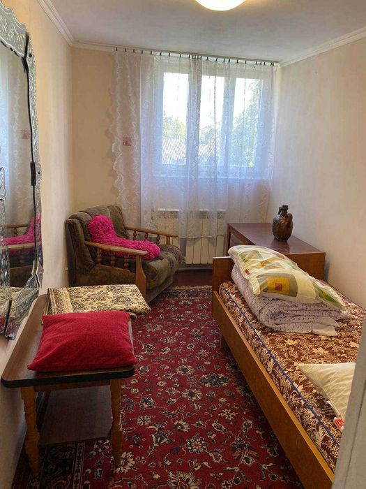 3х. кімнатна. кв. в  будинку, масандра. Є парковка.