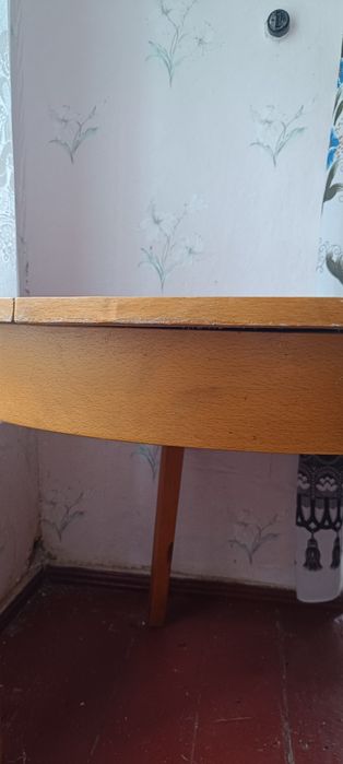 Стіл розкладний.