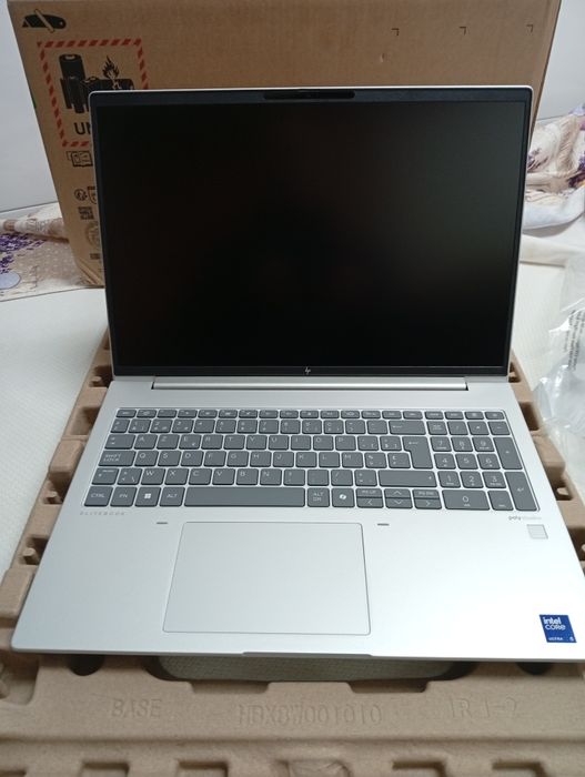 Portátil HP EliteBook 660 G11 16"
Windows 11 Pro