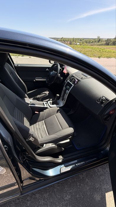 Продам VOLVO V50 2010-2011