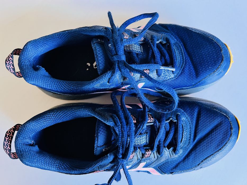 Asics 37.5  stan bardzo dobry