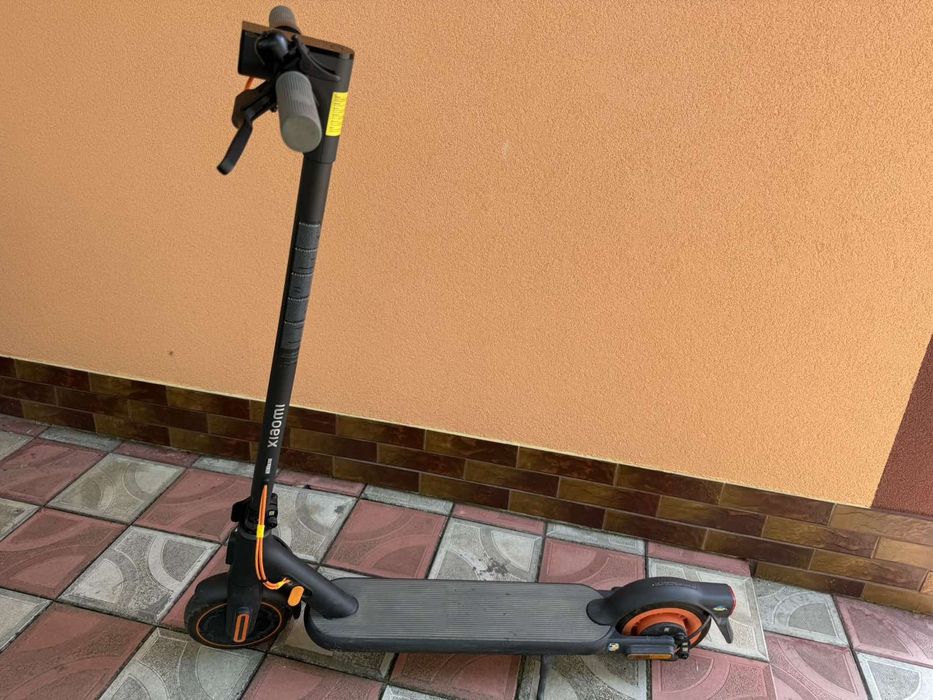 Продам Xiaomi Mi Electric Scooter 4 GO
Електросамокат Xiaomi Electric
