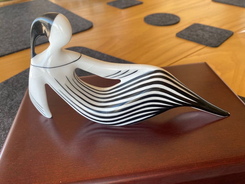 Ćmielów figurka Relax i mahoniowa szkatułka